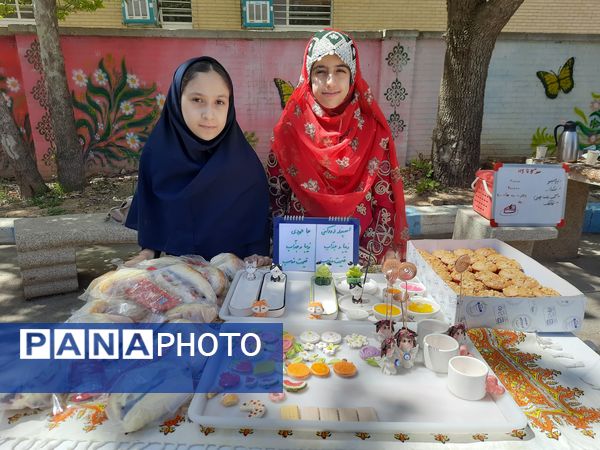 بازارچه کسب‌ و کار با هدف کارآفرینی در آموزشگاه نورایمان