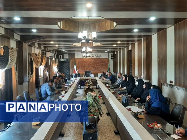 جلسه شورای آموزش و پرورش در عباس آباد