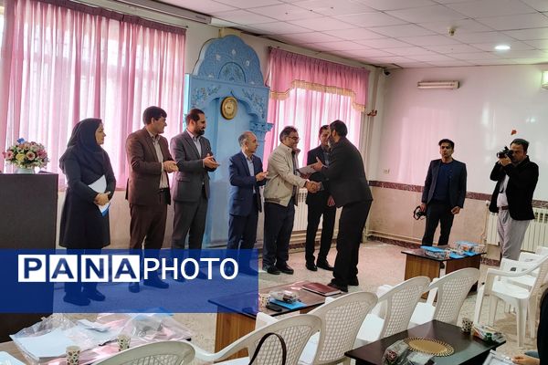 تقدیر از نفرات برتر جشنواره نوجوان سالم در شهرستان قروه