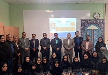 برگزاری نمایشگاه مفاخر ملی به مناسبت روز سمپاد در دبیرستان فرزانگان مشهد