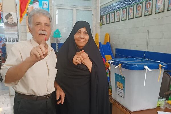 حضور مسئولان کشوری و استانی در کنار آحاد مردم شهیدپرور ناحیه 2 شهرری پای صندوق‌های رای 