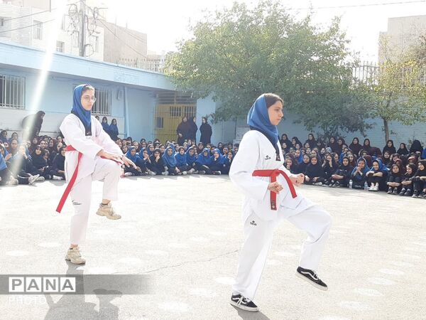 افتتاح المپیاد درون مدرسه ای دبیرستان نبوت  