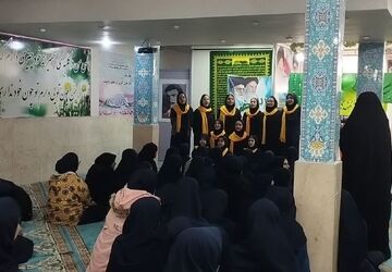برگزاری اجلاس نماز در مدرسه شهید ربیعی منطقه ۱۰ تهران