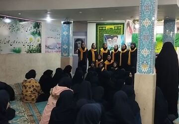 برگزاری اجلاس نماز در مدرسه شهید ربیعی منطقه ۱۰ تهران