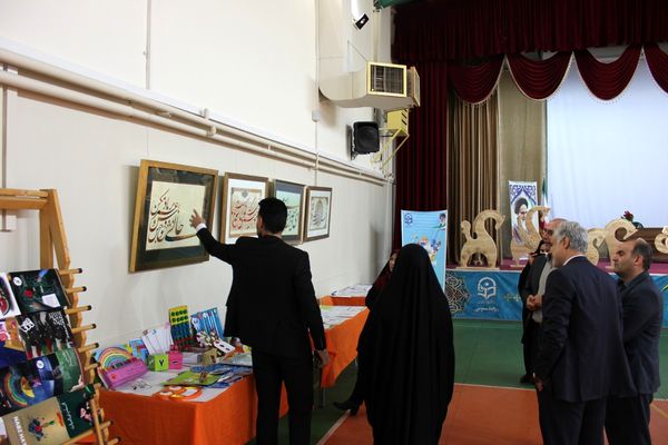 هنر دانشجو‌معلمان زینبیه پیشوا در قاب هفته فرهنگی‌هنری