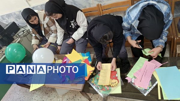 جشن نیمه شعبان  و دهه فجر در دبیرستان شهید  مرتضی مطهری (عترت) 