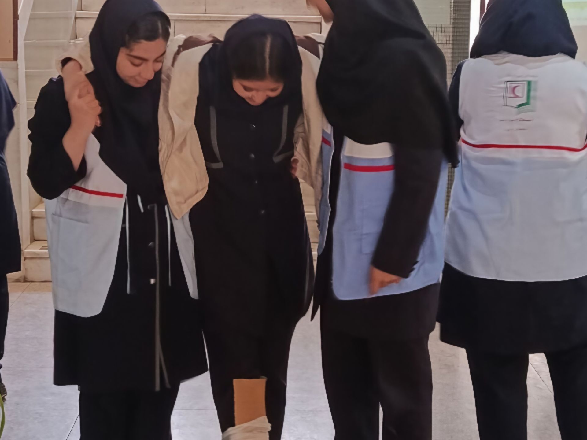مانور زلزله در مدرسه مصلی نژاد ناحیه 6