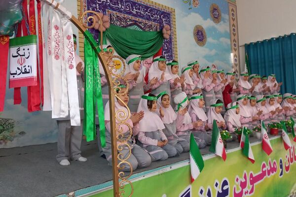 نوای زنگ انقلاب از مدرسه شهید سرافراز اسلامشهر برخاست