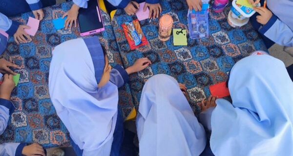 روز جهانی کودک و تخم مرغ در مدرسه شاهد خیر سجادی 