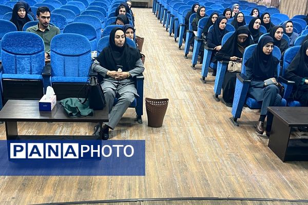 برگزاری دوره ضمن خدمت «گرمایش زمین» ویژه مراقبین و رابطین سلامت مدارس