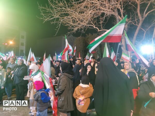 پانزدهمین شب مقاومت مردمی در خیابان‌های مشهد مقدس