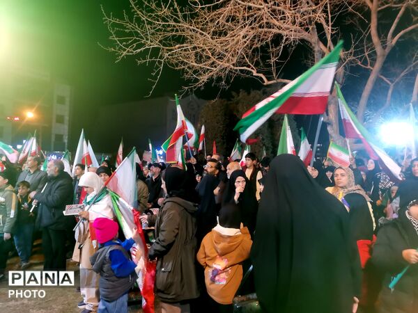 پانزدهمین شب مقاومت مردمی در خیابان‌های مشهد مقدس