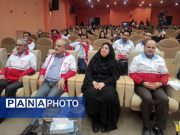 اولین کنگره دبیران استانی کانون‌های دانشجویی هلال احمر 