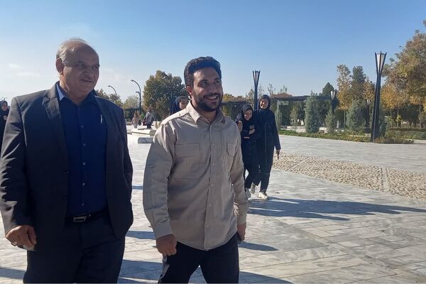 بازدید پیشتازان فارس از آرامگاه فردوسی 