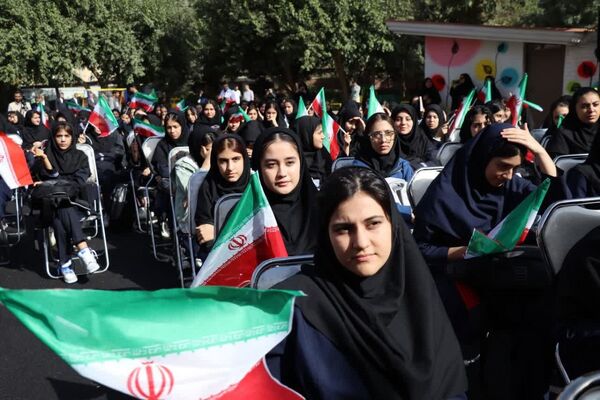 برگزاری آیین متمرکز بازگشایی مدارس در دبیرستان فاطمیه کرج