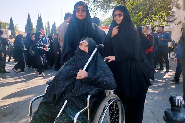 روز دانش‌آموز، روز خروشِ آگاهی و شادابی