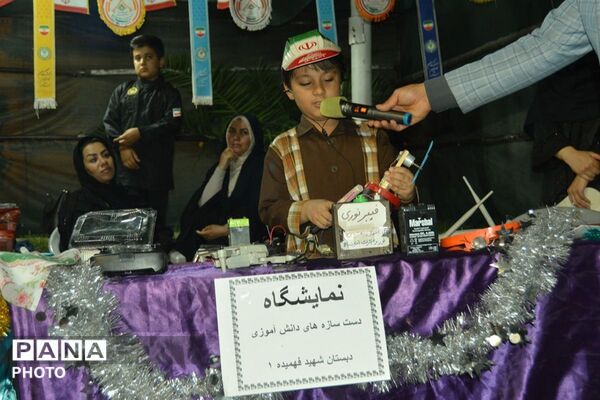 حضور فعال دانش‌آموزان دبستان شهید فهمیده در موکب شهدای دانش‌آموز ورامین