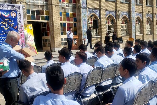 مراسم آغاز سال تحصیلی جدید در دبیرستان ماندگار شهید مدرس