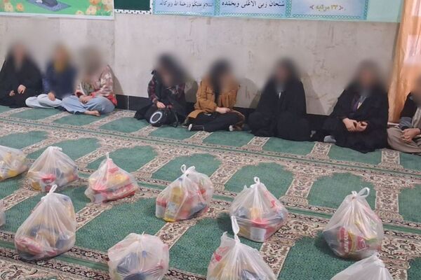 توزیع بسته‌های معیشتی در مدرسه عمار نصیرشهر