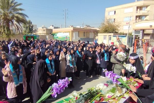 آیین استقبال از شهید گمنام در دبیرستان الزهرا 
