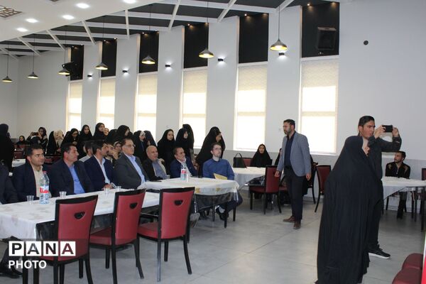 وقتی صدای خبرنگاران پانا به احترام معلمان بلند شد