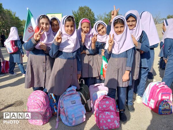 «در میدان حاضر»؛ زنگ مقاومت در شصت مدرسه قهاوند