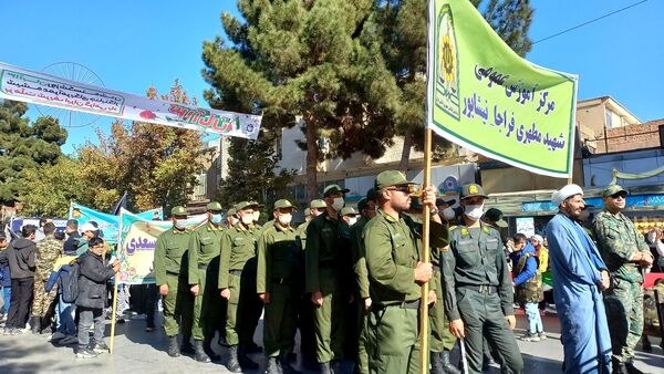 راهپیمایی 13 آبان با حضور حداکثری دانش آموزان در شهرستان نیشابور 