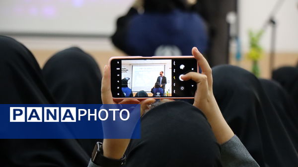 افتتاحیه دوره تربیت روایتگران قصه فلسطین در شهرستان پاکدشت 