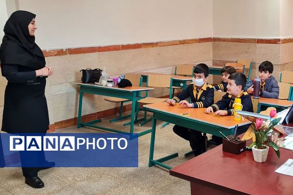 برگزاری فرایند مصاحبه انتخاب معلمان نمونه در مقطع ابتدایی، متوسطه اول و دوم در ری یک