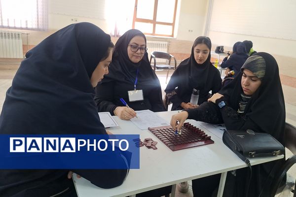 مسابقات بازی‌های فکری رویش دختران مرحله استانی در شیراز
