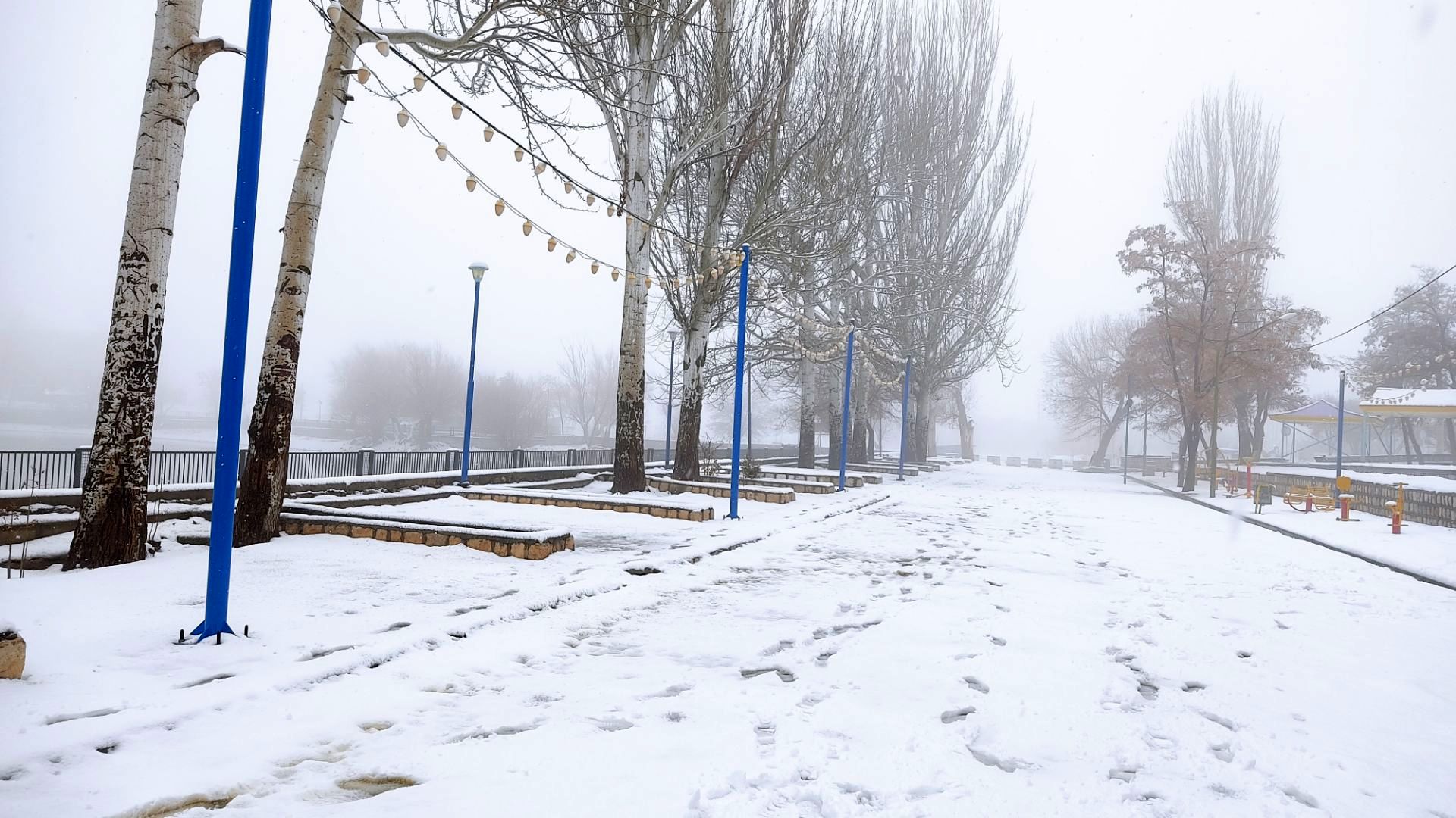 برف بی‌پایان، شهرستان بن را در آغوش سپیدی برد