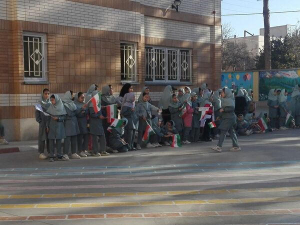 برگزاری المپیاد ورزشی درون مدرسه‌ای در دبستان امام خمینی(ره) بجنورد