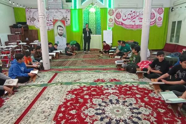 حضور دانش‌آموزان ناحیه 2 شهرری در مراسم اعتکاف دانش‌آموزی 
