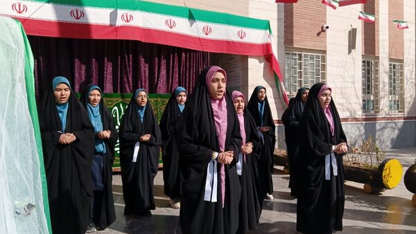   جشن شعبانیه در دبیرستان دخترانه ذبیح الله هوشیار مشهد