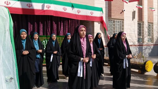   جشن شعبانیه در دبیرستان دخترانه ذبیح الله هوشیار مشهد