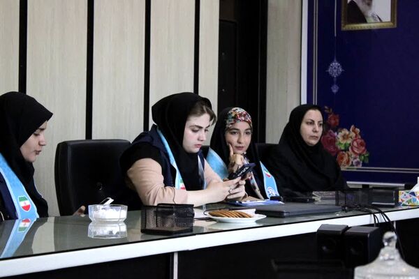 نشست صمیمی دانش‌آموزان خبرنگار پانا با مدیرکل آموزش و پرورش کهگیلویه و بویراحمد 