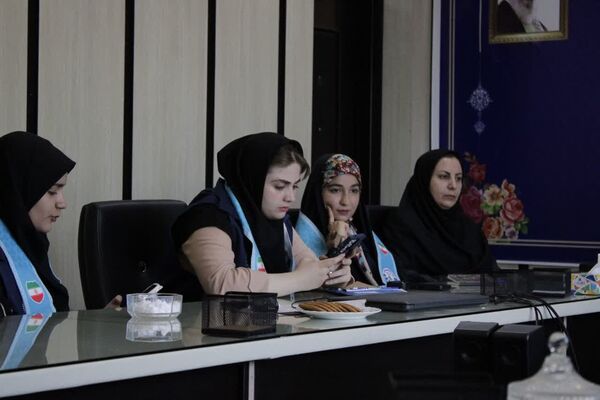 نشست صمیمی دانش‌آموزان خبرنگار پانا با مدیرکل آموزش و پرورش کهگیلویه و بویراحمد 