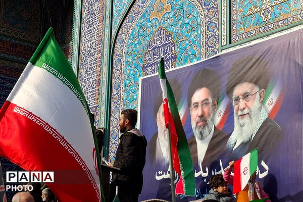 بیعت مردم قرچک با سومین رهبر نظام مقدس جمهوری اسلامی ایران