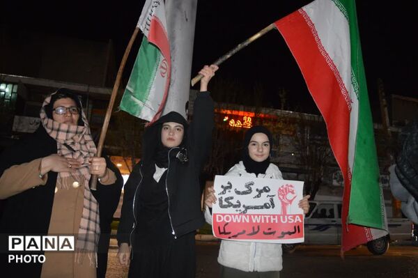 حضور حماسی فرزندان حاج قاسم در زیر باران؛ تجدید میثاق با آرمان‌ها
