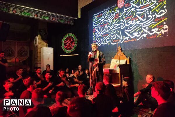  نوجوانان در سوگ حسین(ع) گریستند
