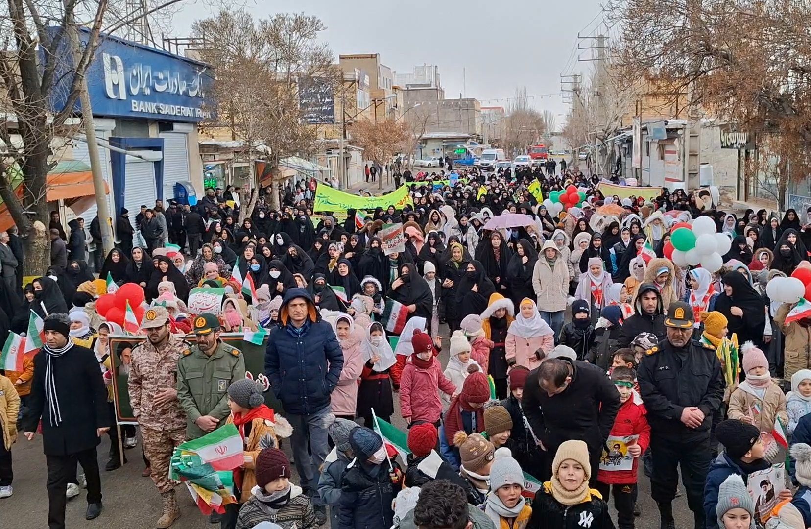رقص قطرات در آسمان انقلاب و برومندی ملت در آغوش ابرهای رحمت