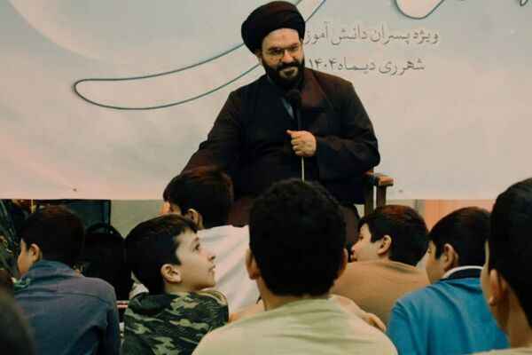 حضور دانش‌آموزان معتکف ناحیه دو شهرری در جلسات بصیرتی