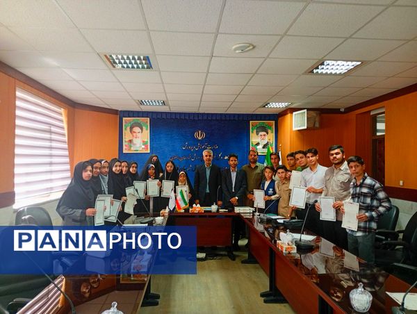 مراسم تجلیل از خبرنگاران پانا کاشمر 