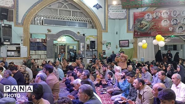 تجلیل از فرزند و برادر شهید شوشتری در مراسم شنبه‌های ام‌البنین(س) مسجد المنتظر قاسم‌آباد