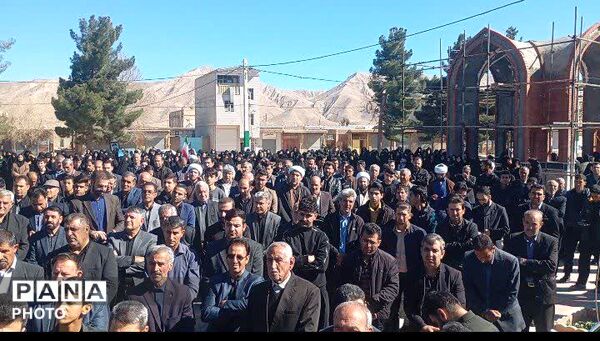 حضور گسترده مردم و مسئولان در فراق رهبر شهید انقلاب اسلامی ایران