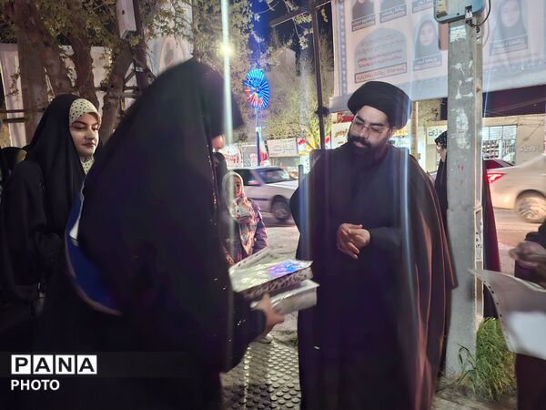  قدردانی از دختران انجمن اسلامی در راهپیمایی شهرستان آشخانه