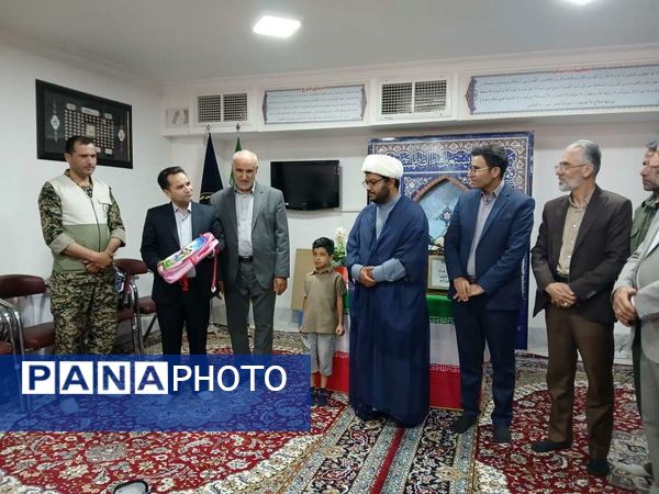 آغاز سال تحصیلی با اهدا کیف و لوازم تحریر به دانش‌آموزان تحت حمایت کمیته امداد در خلیل آباد