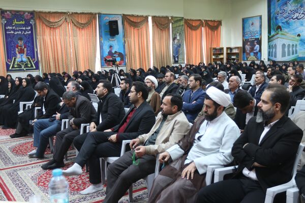 نشست صمیمی هم‌افزایی مربیان قرآنی استان خراسان رضوی
