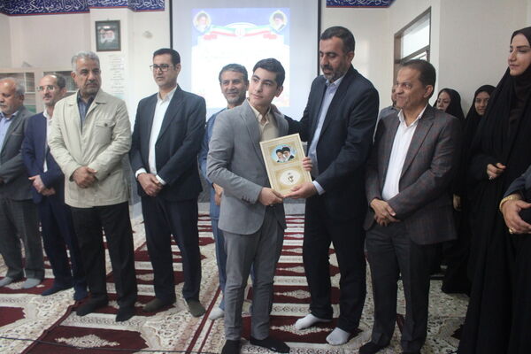 مراسم تجلیل از دانش‌آموزان ممتاز شاهد و ایثارگر شهرستان بوشهر