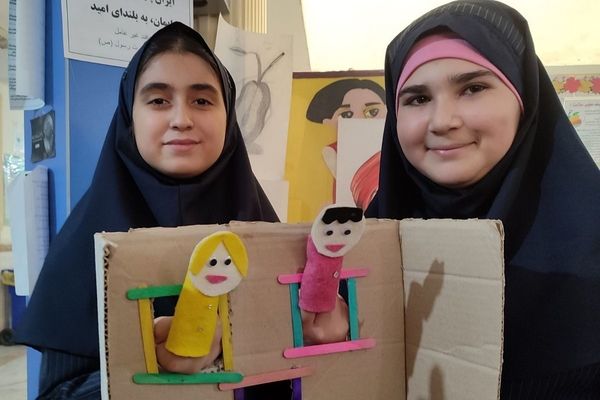 نمایشگاه دست سازه‌های مدرسه مریم بهارستان دو